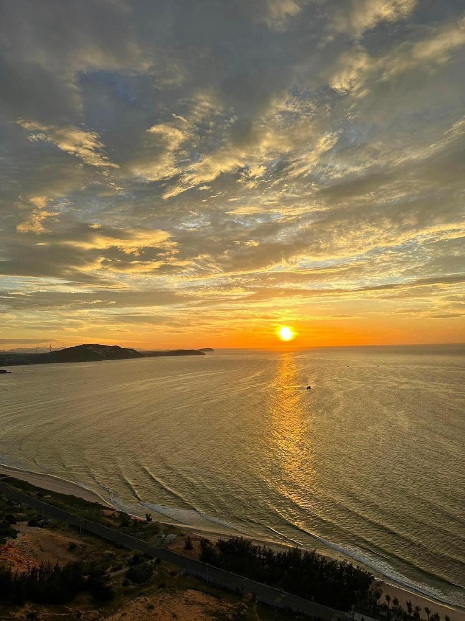 Apec Mandala Cham Bay Mui Ne Hotel Ap Thien Ai Exterior photo